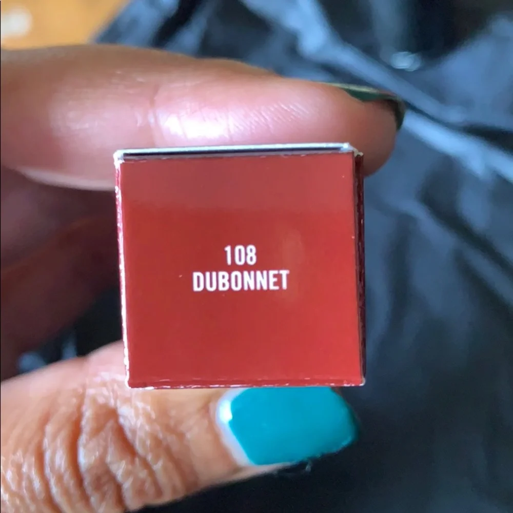 🆕 MAC Cosmetics Amplified Creme Lipstick in Dubonnet